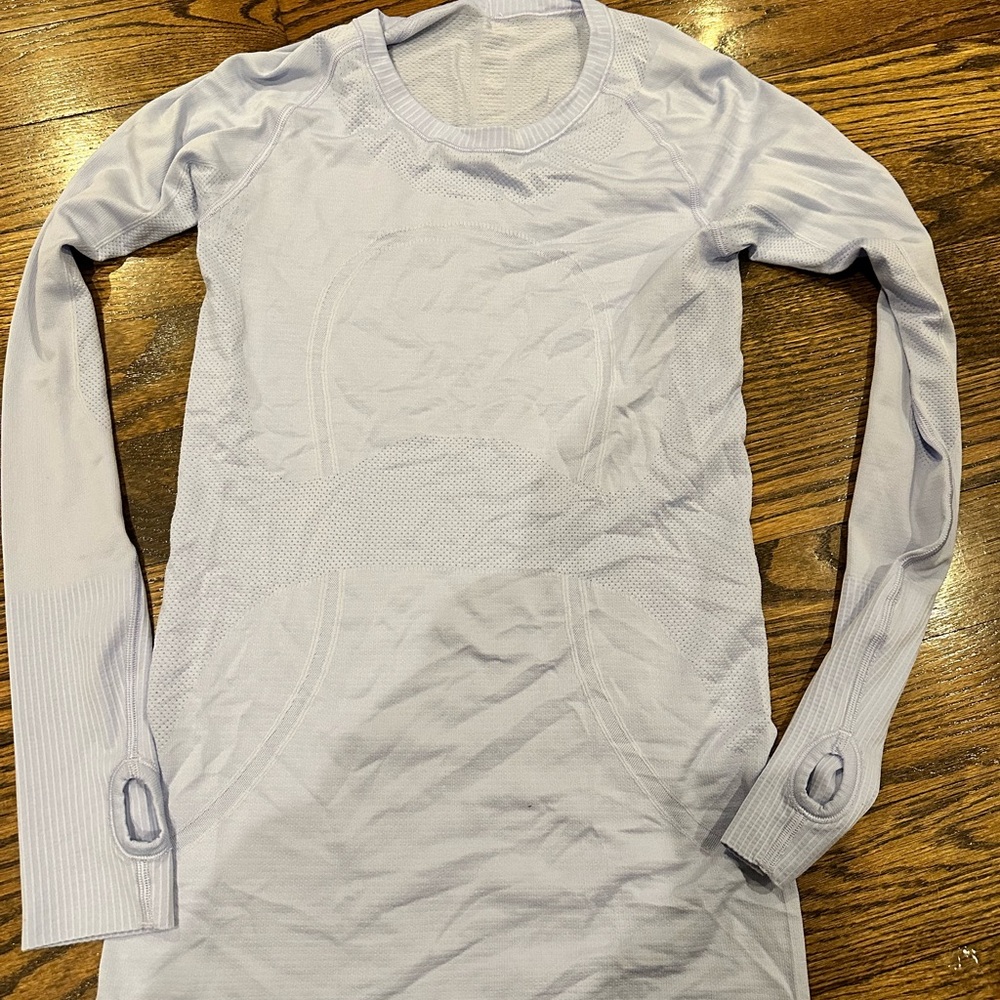 Lululemon size 4 swiftly blue/lavender color